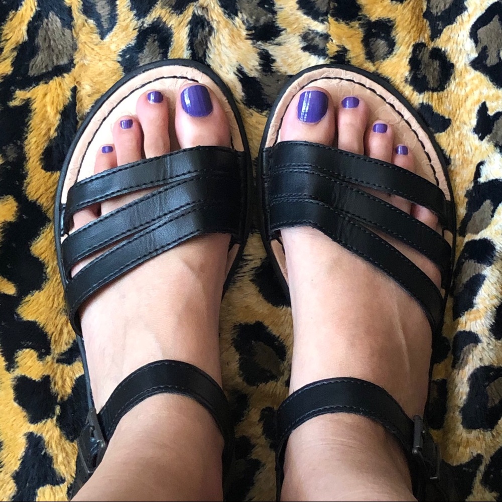 Cute Black strappy B.O.C. Sandals size 8 W